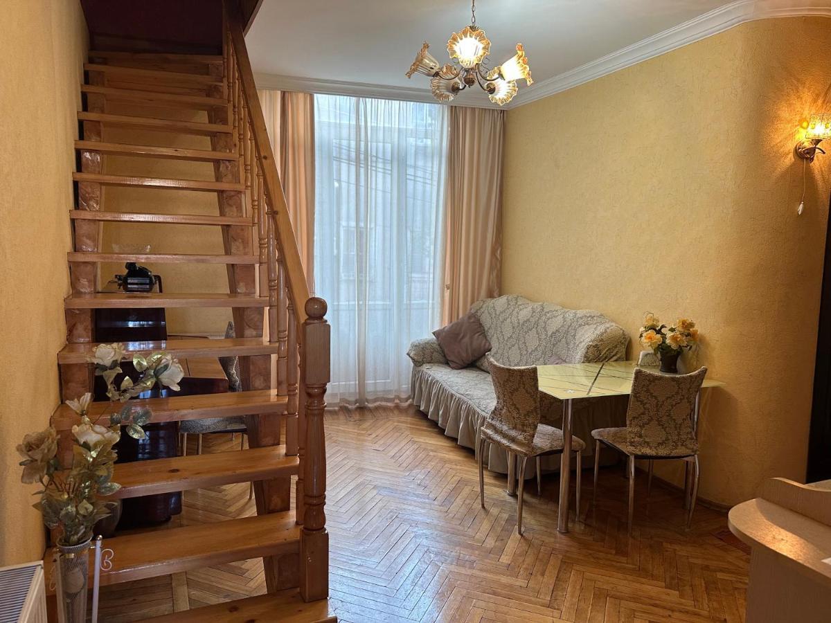 Giorgi Apartment 트빌리시 외부 사진