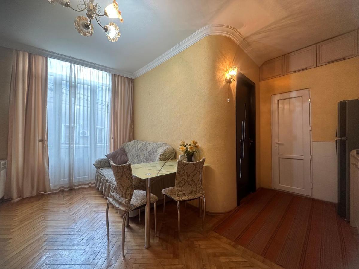 Giorgi Apartment 트빌리시 외부 사진