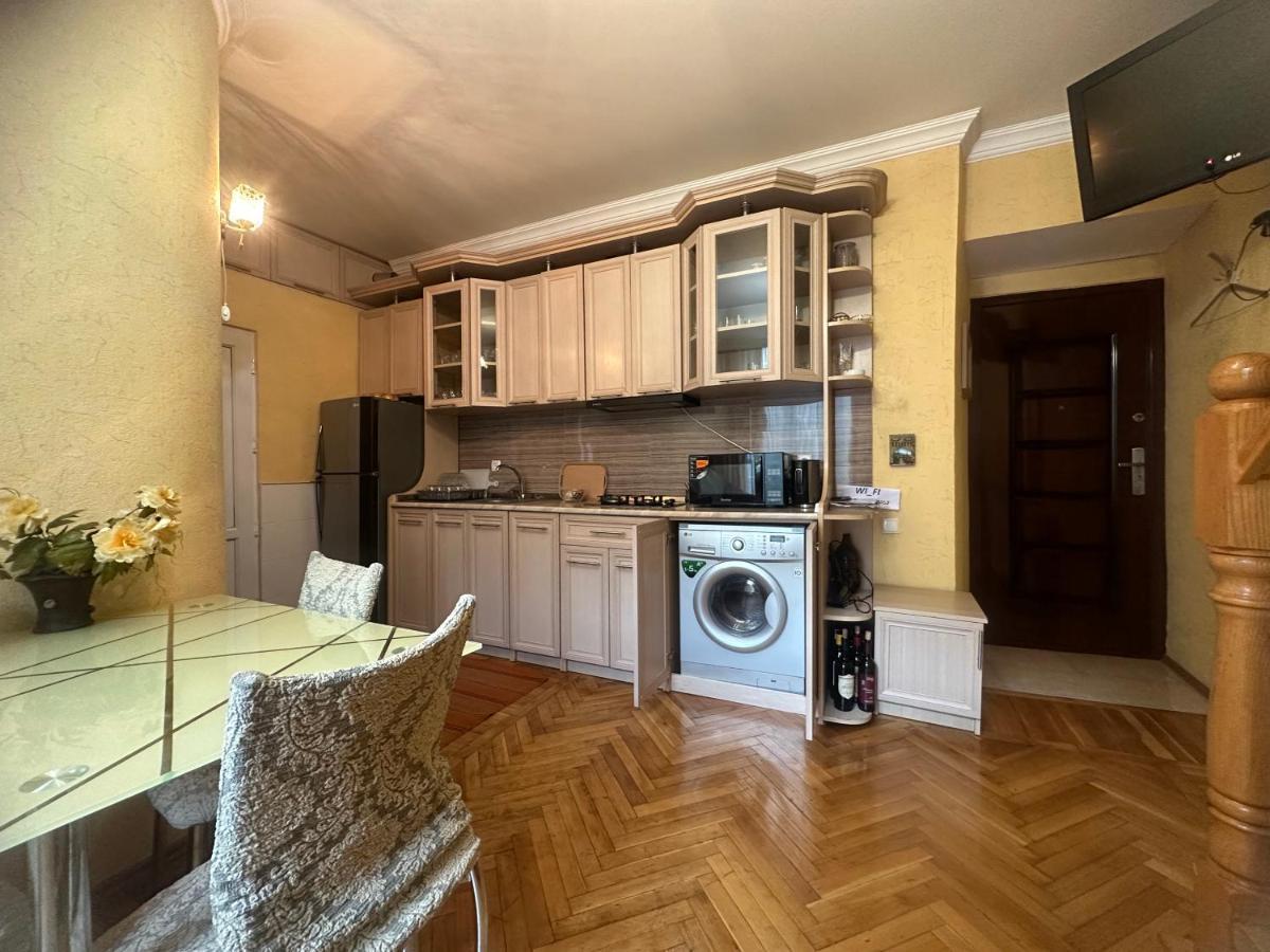 Giorgi Apartment 트빌리시 외부 사진