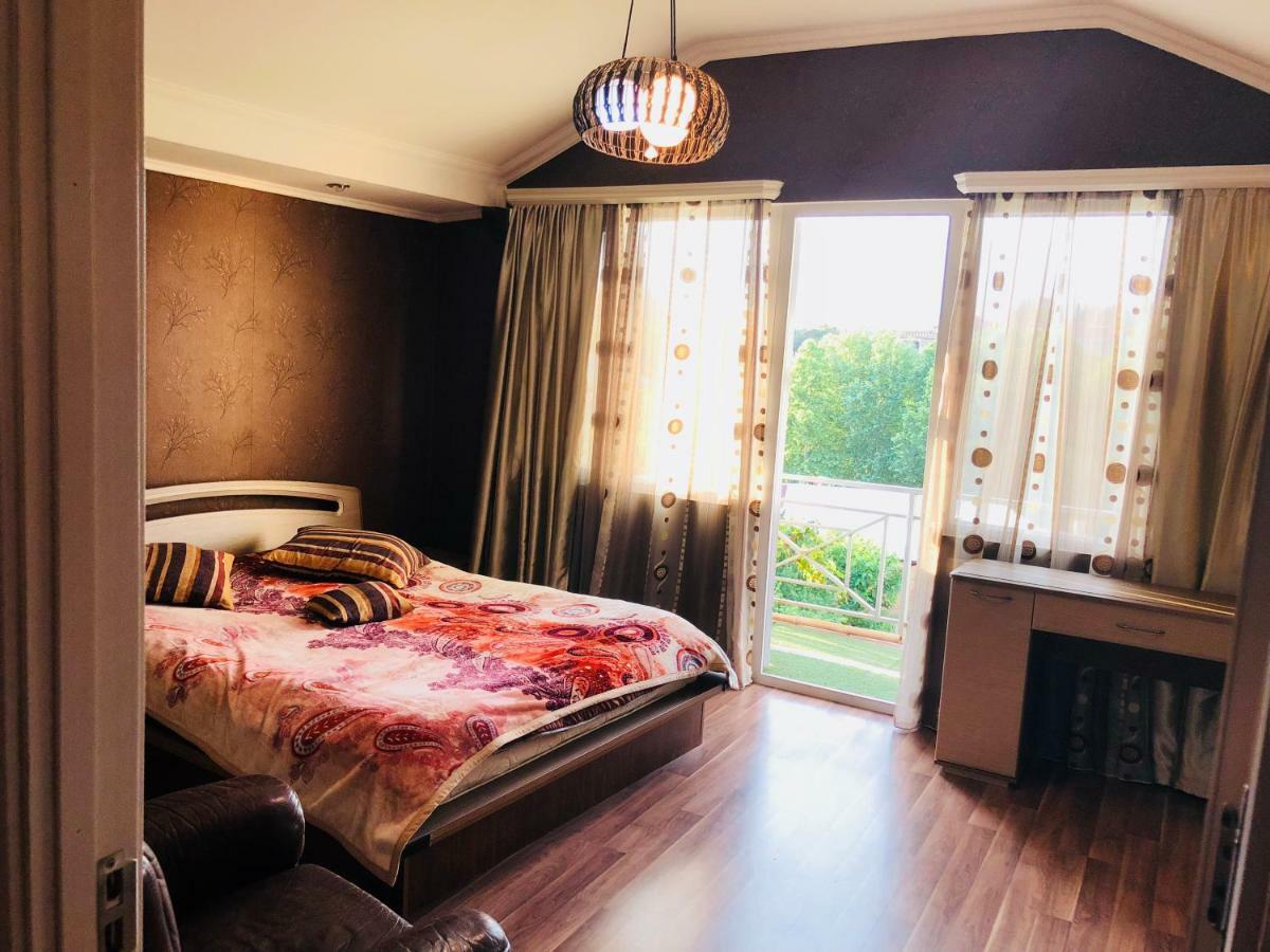 Giorgi Apartment 트빌리시 외부 사진